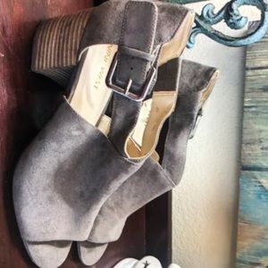 Nine West croovy suede peep toe booties